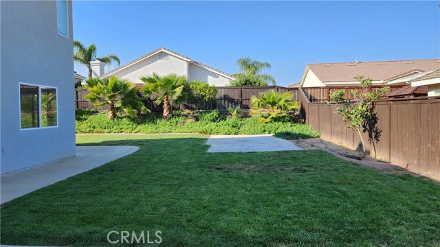 Large side yard