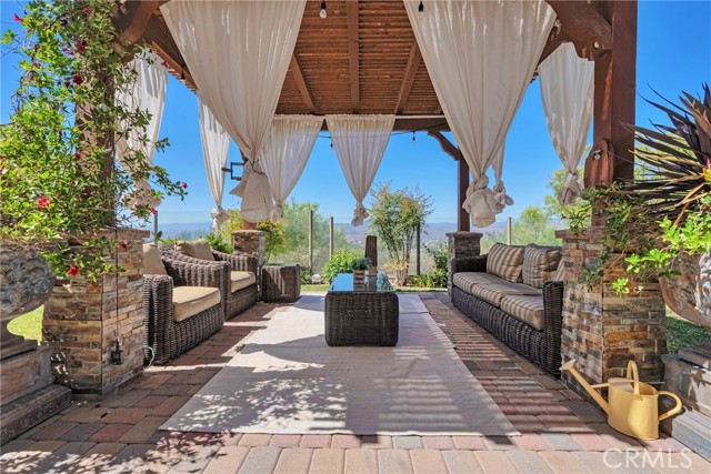 Detail Gallery Image 22 of 54 For 19639 Ellis Henry Ct, Newhall,  CA 91321 - 4 Beds | 3 Baths