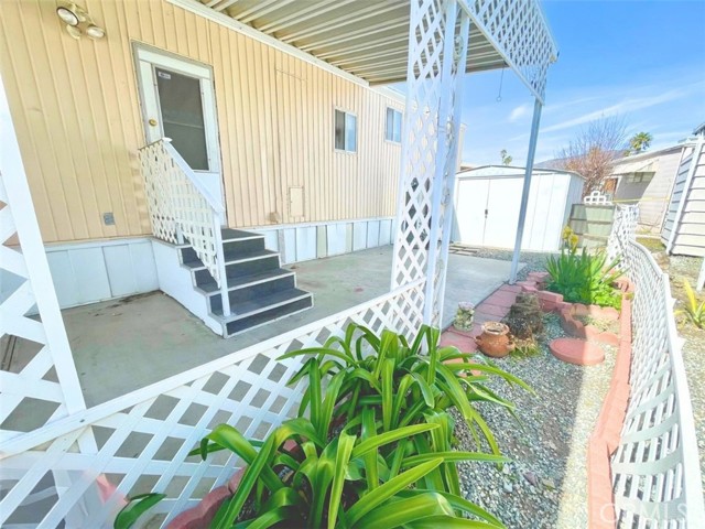 999 S Santa Fe Avenue, San Jacinto CA: https://media.crmls.org/medias/a8167289-c76c-4018-a74f-fafd996f793d.jpg