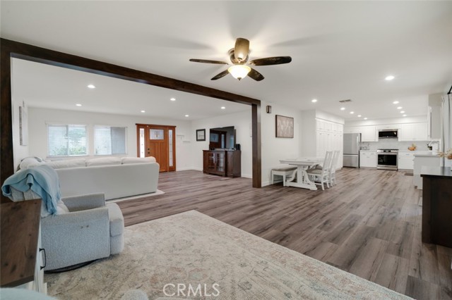 Detail Gallery Image 7 of 41 For 11519 Orcas Ave, Sylmar,  CA 91342 - 3 Beds | 2 Baths