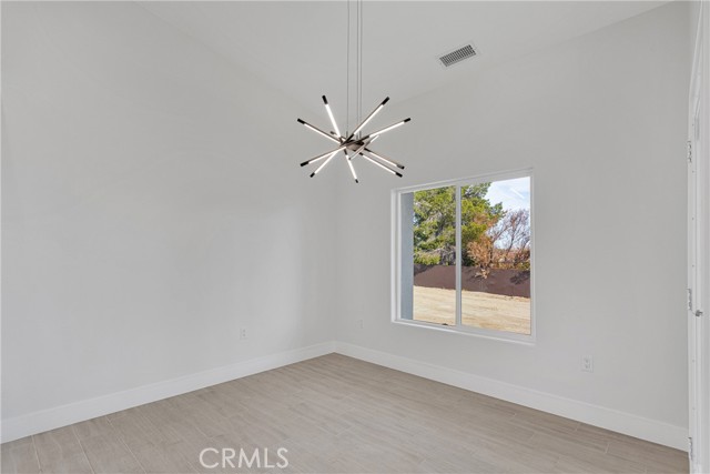 Detail Gallery Image 12 of 44 For 16091 Chiwi Rd, Apple Valley,  CA 92307 - 4 Beds | 3/1 Baths