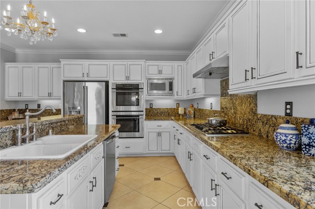 Detail Gallery Image 18 of 42 For 23649 Sycamore Creek Ave, Murrieta,  CA 92562 - 5 Beds | 3/1 Baths