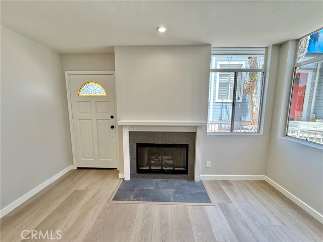 3075 Foothill Boulevard, La Crescenta CA: https://media.crmls.org/medias/a817f8a5-b05b-4462-ba76-2bdf06df07cf.jpg