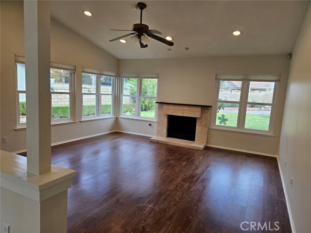 Detail Gallery Image 4 of 31 For 26208 Sival Ct, Valencia,  CA 91355 - 2 Beds | 2 Baths