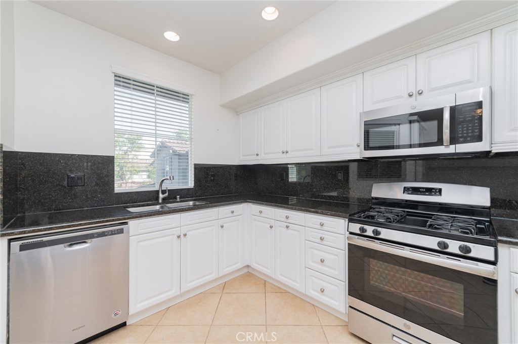 MLS #OC25278125 image #2