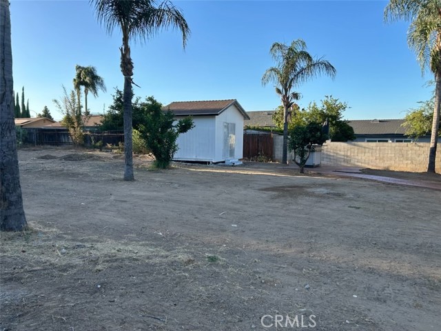 8138 Camelot Road, Riverside CA: https://media.crmls.org/medias/a81974c4-014f-482e-90ff-35dd77b7a90b.jpg