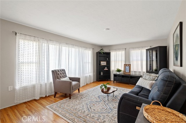 2702 Worthington Avenue, Bakersfield CA: https://media.crmls.org/medias/a8197b92-e8d3-4839-a05c-25291a1cc212.jpg