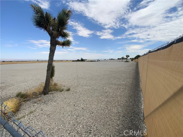 2770 White Fox, Pinon Hills, California 92372, ,Commercial Lease,For Rent,2770 White Fox,CRIV23138716