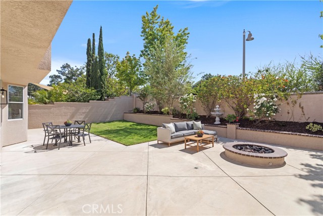 74 Monserrat Place, Lake Forest CA: https://media.crmls.org/medias/a81ab53b-d646-4268-8562-53aae0aeb979.jpg