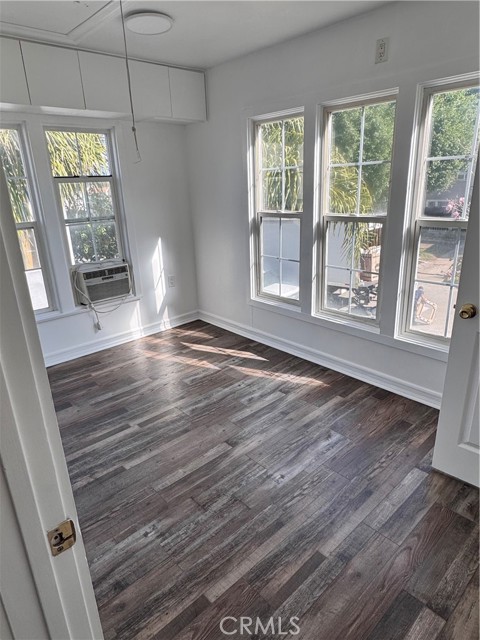 Detail Gallery Image 3 of 20 For 1261 S Plymouth Blvd, Los Angeles,  CA 90019 - 3 Beds | 1 Baths