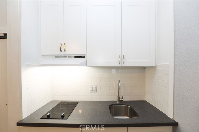 Detail Gallery Image 5 of 14 For 5302 Carley #B,  Whittier,  CA 90601 - 1 Beds | 1 Baths