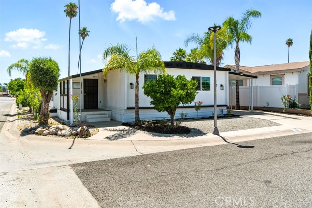 900 Santa Clara Circle, Hemet CA: https://media.crmls.org/medias/a81ba118-4b73-44a4-b469-78264b8c03e1.jpg