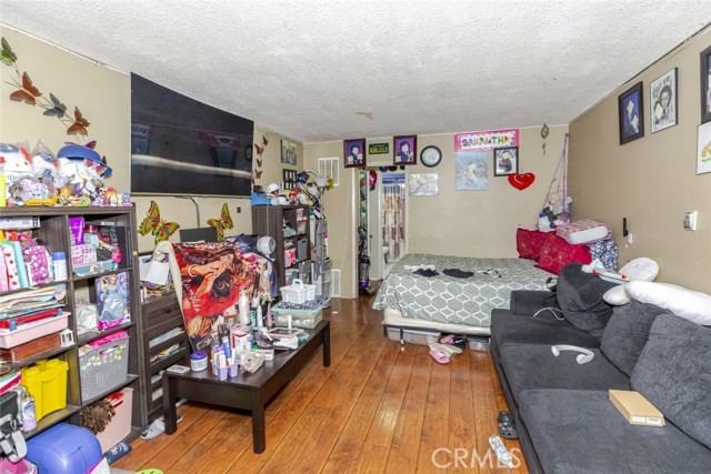 12401 Archwood Street, North Hollywood CA: https://media.crmls.org/medias/a81bd90e-f16b-4219-928c-fee537cc655a.jpg