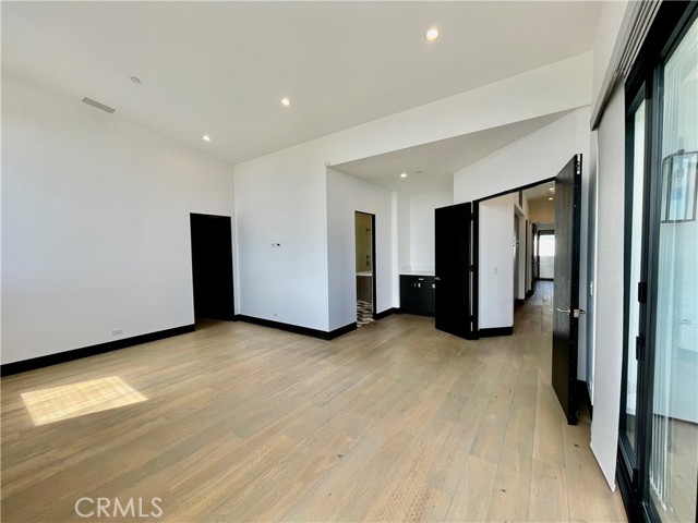 Detail Gallery Image 24 of 42 For 1319 Sunset Plaza Dr, Los Angeles,  CA 90069 - 4 Beds | 4/1 Baths