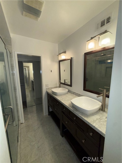 Detail Gallery Image 17 of 24 For 16248 Darcia Pl, Encino,  CA 91436 - 4 Beds | 4 Baths