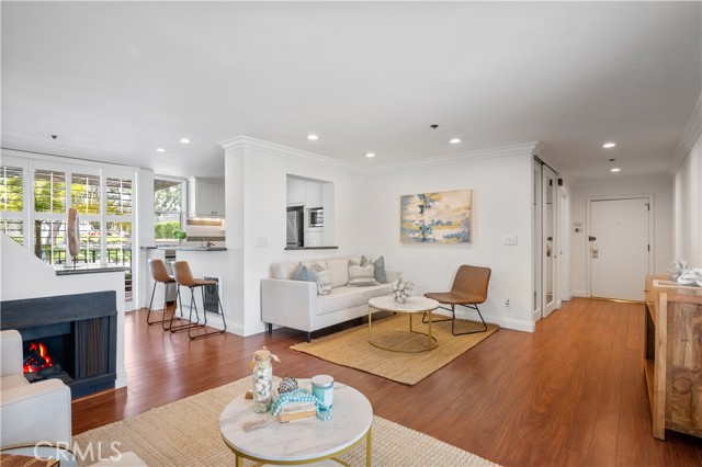 Detail Gallery Image 7 of 66 For 555 Esplanade #320,  Redondo Beach,  CA 90277 - 2 Beds | 2 Baths