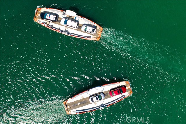 Detail Gallery Image 3 of 41 For 700 E Oceanfront, Newport Beach,  CA 92661 - 4 Beds | 3 Baths