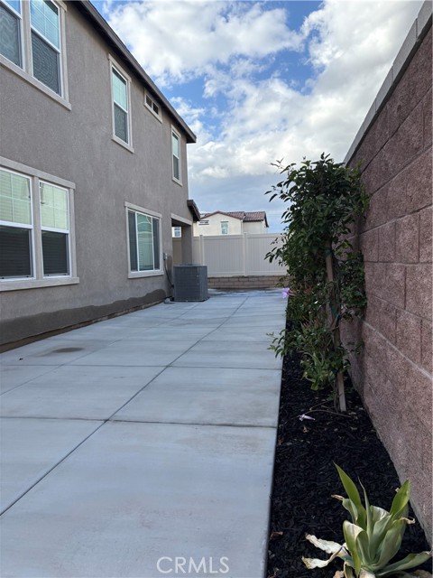 Detail Gallery Image 3 of 14 For 16149 Alamo Ct, Chino,  CA 91708 - 4 Beds | 3 Baths