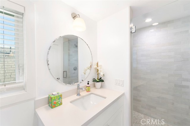 417 E Bay, Newport Beach CA: https://media.crmls.org/medias/a81cf6a0-8b06-4e7a-9fa4-5f41849df83c.jpg