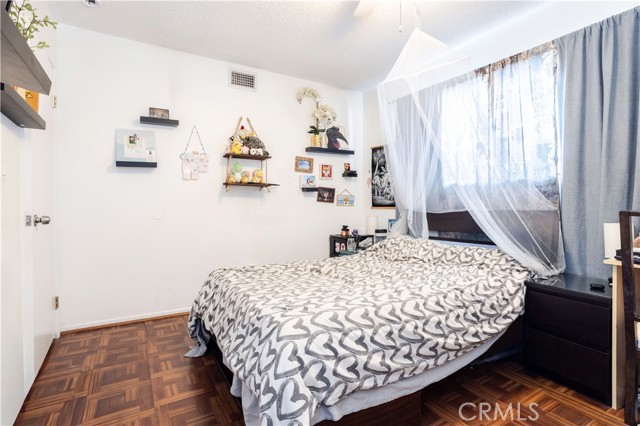 Detail Gallery Image 13 of 24 For 12446 Herrick, Sylmar,  CA 91342 - 6 Beds | 3 Baths