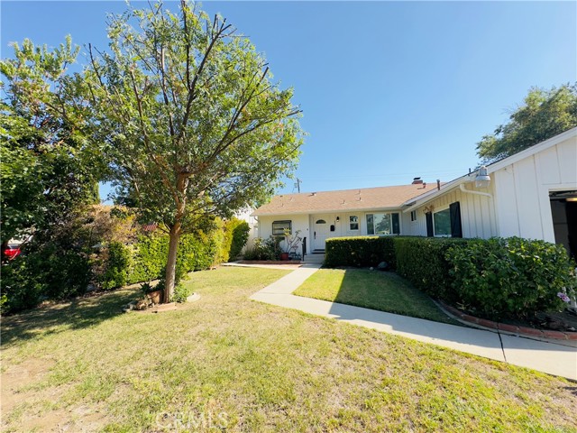 Detail Gallery Image 2 of 27 For 22538 Criswell St, West Hills,  CA 91307 - 3 Beds | 3 Baths