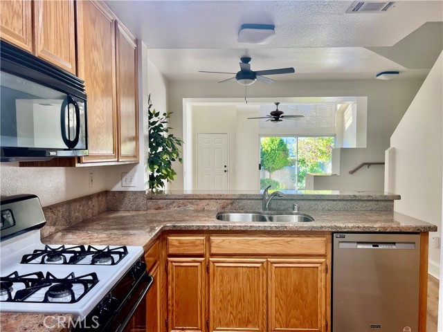 Detail Gallery Image 11 of 38 For 29581 Cara Way, Temecula,  CA 92591 - 2 Beds | 2/1 Baths