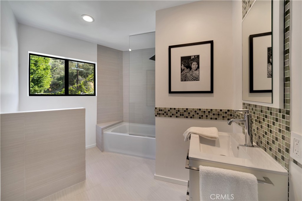 46. 2743 Laurel Canyon Boulevard Los Angeles, CA 90046