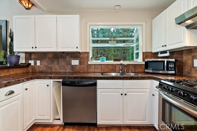 Detail Gallery Image 11 of 36 For 26822 Huron, Lake Arrowhead,  CA 92352 - 3 Beds | 3/1 Baths