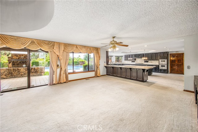 668 E Sunset N Drive, Redlands CA: https://media.crmls.org/medias/a82131c9-fb6e-4c67-88e9-7db530c2344d.jpg