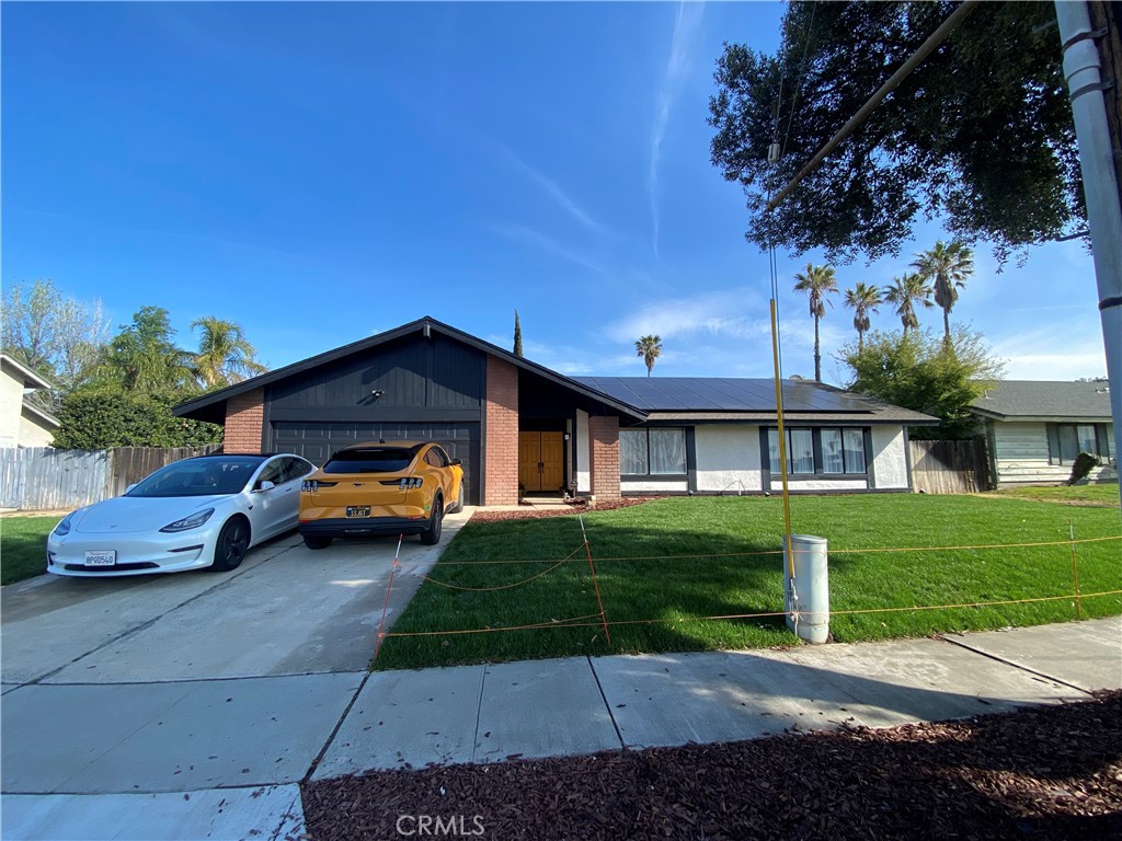890 W Bohnert Avenue