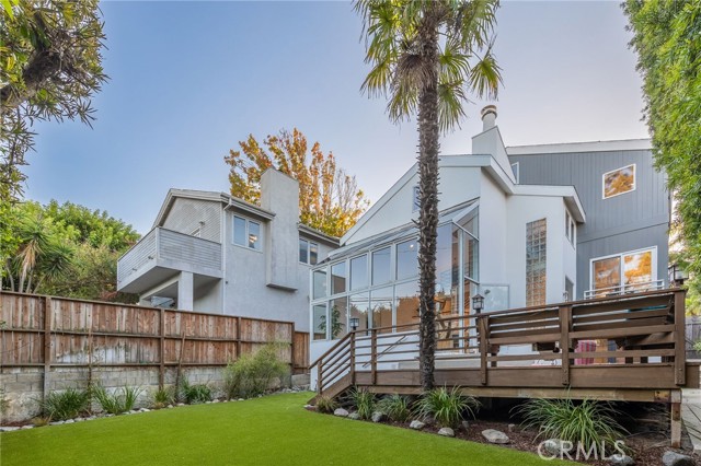 2704 Laurel Avenue, Manhattan Beach, California 90266, 4 Bedrooms Bedrooms, ,4 BathroomsBathrooms,Residential,Sold,Laurel,SB22216035