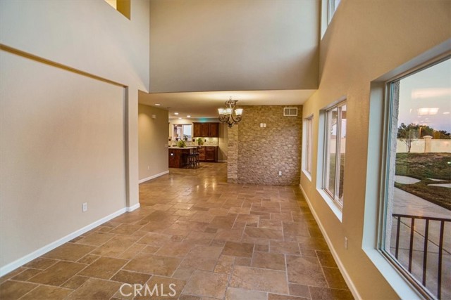 5712 Bienveneda, Palmdale CA: https://media.crmls.org/medias/a822bfbd-71e2-4be9-81f9-4d62ca6e567a.jpg