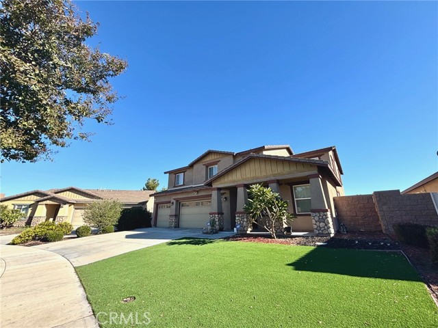 Detail Gallery Image 2 of 6 For 6842 Lucite Dr, Corona,  CA 92880 - 5 Beds | 3/1 Baths