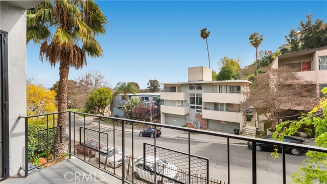 Detail Gallery Image 14 of 17 For 4431 Don Ricardo Dr #20,  Los Angeles,  CA 90008 - 1 Beds | 1 Baths