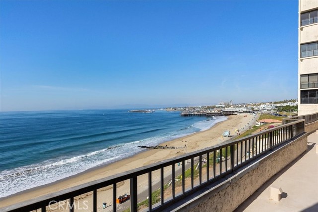 555 Esplanade, Redondo Beach, California 90277, 2 Bedrooms Bedrooms, ,2 BathroomsBathrooms,Residential,Sold,Esplanade,SB23223836