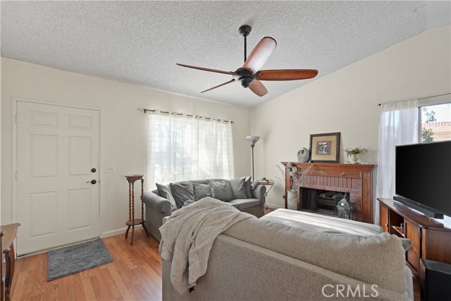 Detail Gallery Image 2 of 45 For 21931 Winding, Moreno Valley,  CA 92557 - 3 Beds | 2 Baths