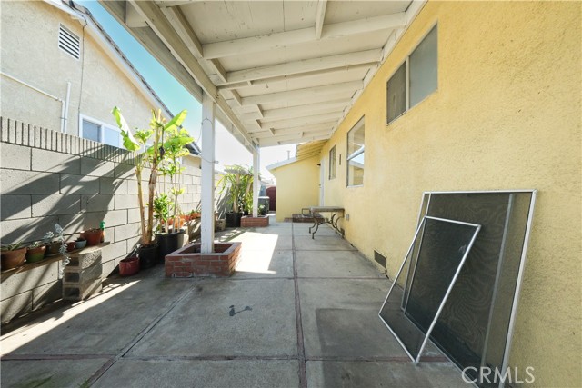 419 W Martinshire, Carson CA: https://media.crmls.org/medias/a823f51c-5f8b-4906-aed9-4cfae76d7c3b.jpg