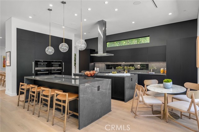 Detail Gallery Image 17 of 59 For 15231 Greenleaf St, Sherman Oaks,  CA 91403 - 6 Beds | 7/1 Baths