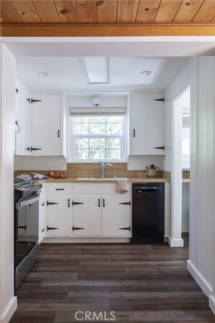 225 Fairview Drive, Lake Arrowhead, CA 92352
