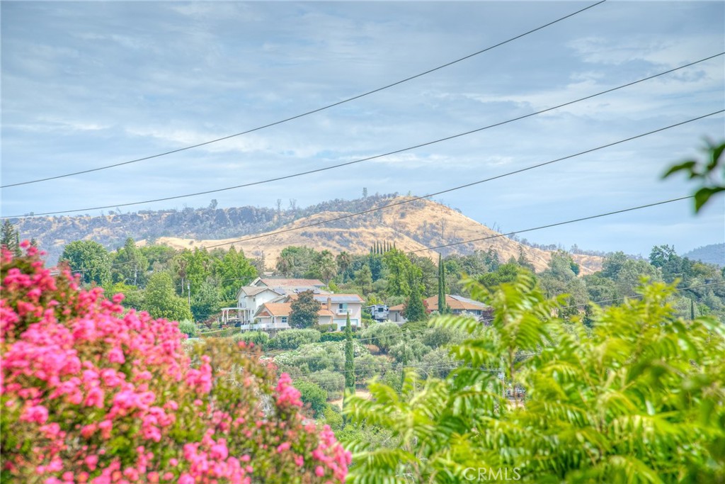 https://media.crmls.org/medias/a824defb-22c7-42db-b268-f01722fa995a.jpg?preset=X-Large
