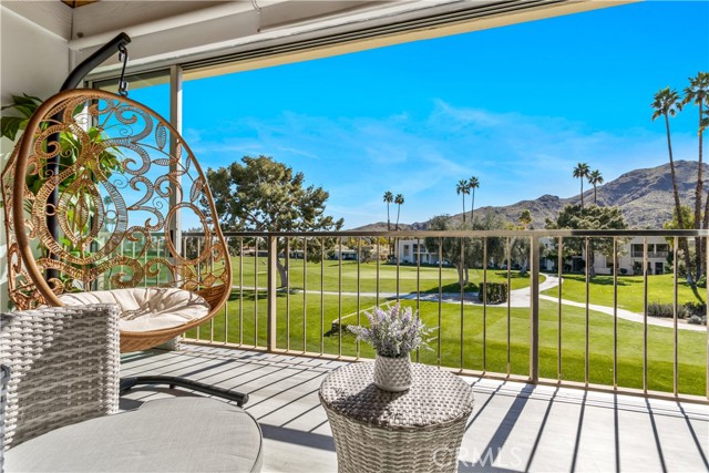Detail Gallery Image 2 of 28 For 517 Desert Lakes Dr, Palm Springs,  CA 92264 - 3 Beds | 3 Baths