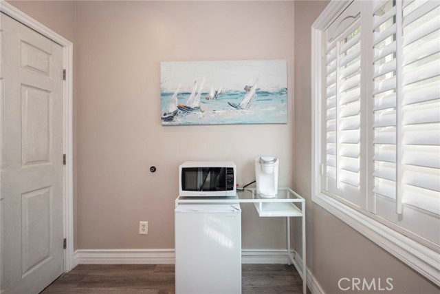 Image 11 of 30 For 12102 La Cienega Boulevard