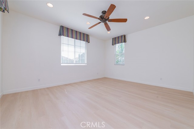 11 Lynnfield, Irvine CA: https://media.crmls.org/medias/a827d833-55b4-441f-98ba-517ccb37061c.jpg