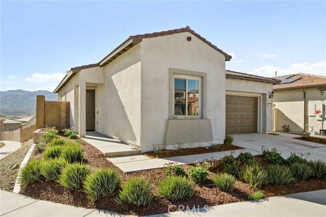 Detail Gallery Image 2 of 71 For 11957 Shadeland, Corona,  CA 92883 - 2 Beds | 2 Baths