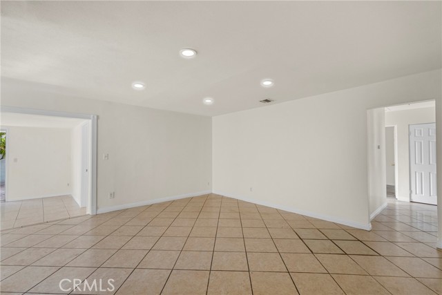 7955 White Oak photo 3