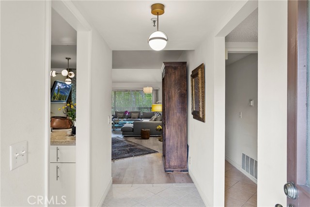 Detail Gallery Image 4 of 27 For 2 Canyon Island Dr #22,  Newport Beach,  CA 92660 - 2 Beds | 2 Baths