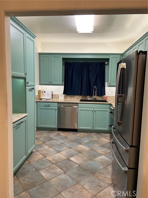 Detail Gallery Image 2 of 14 For 17729 Superior #55,  Northridge,  CA 91325 - 3 Beds | 2 Baths