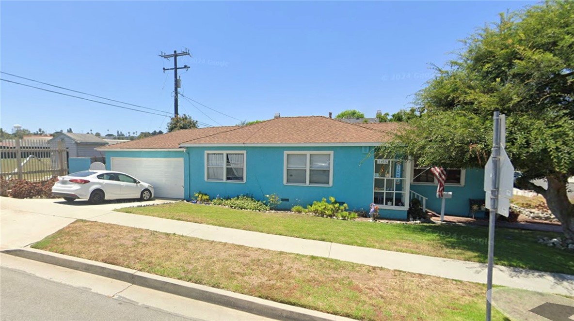 1650 18th Street, Manhattan Beach, California 90266, 3 Bedrooms Bedrooms, ,1 BathroomBathrooms,Residential,For Sale,18th,SB25029555