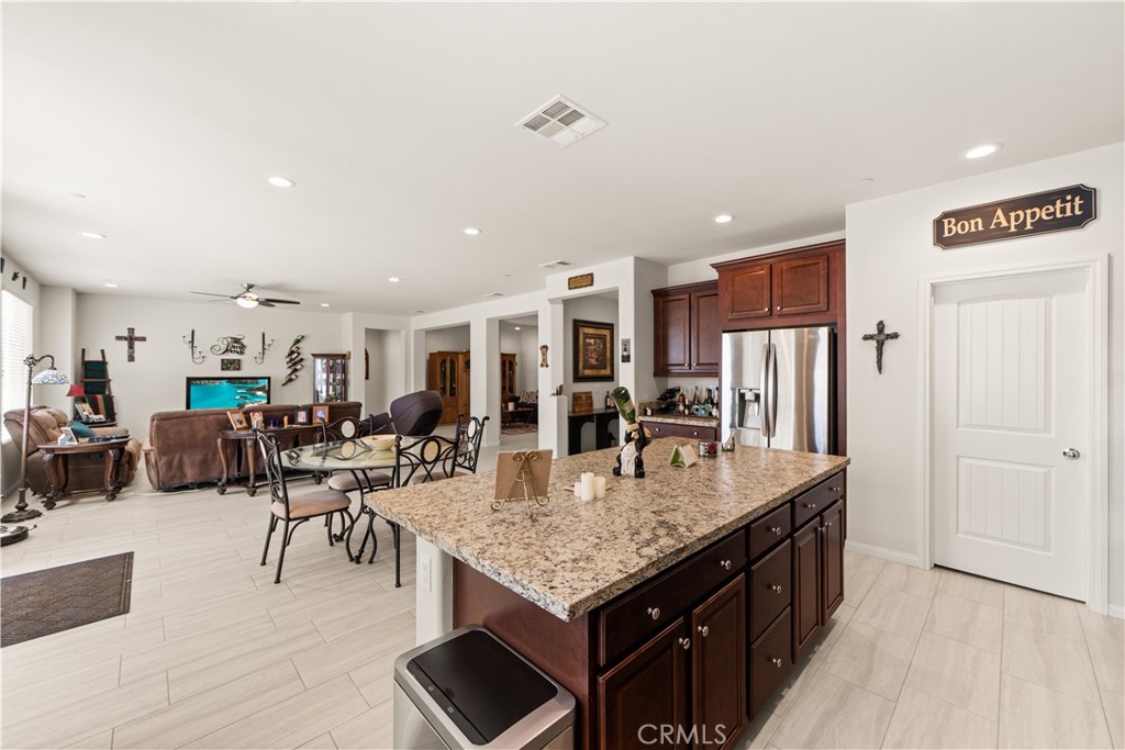 MLS #CV26111298 image #9