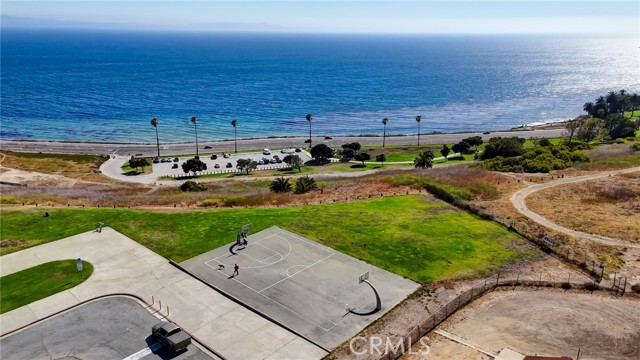690 W Paseo Del Mar, San Pedro CA: https://media.crmls.org/medias/a829a895-98d3-4bf0-9b48-8e3abaa3ccd9.jpg